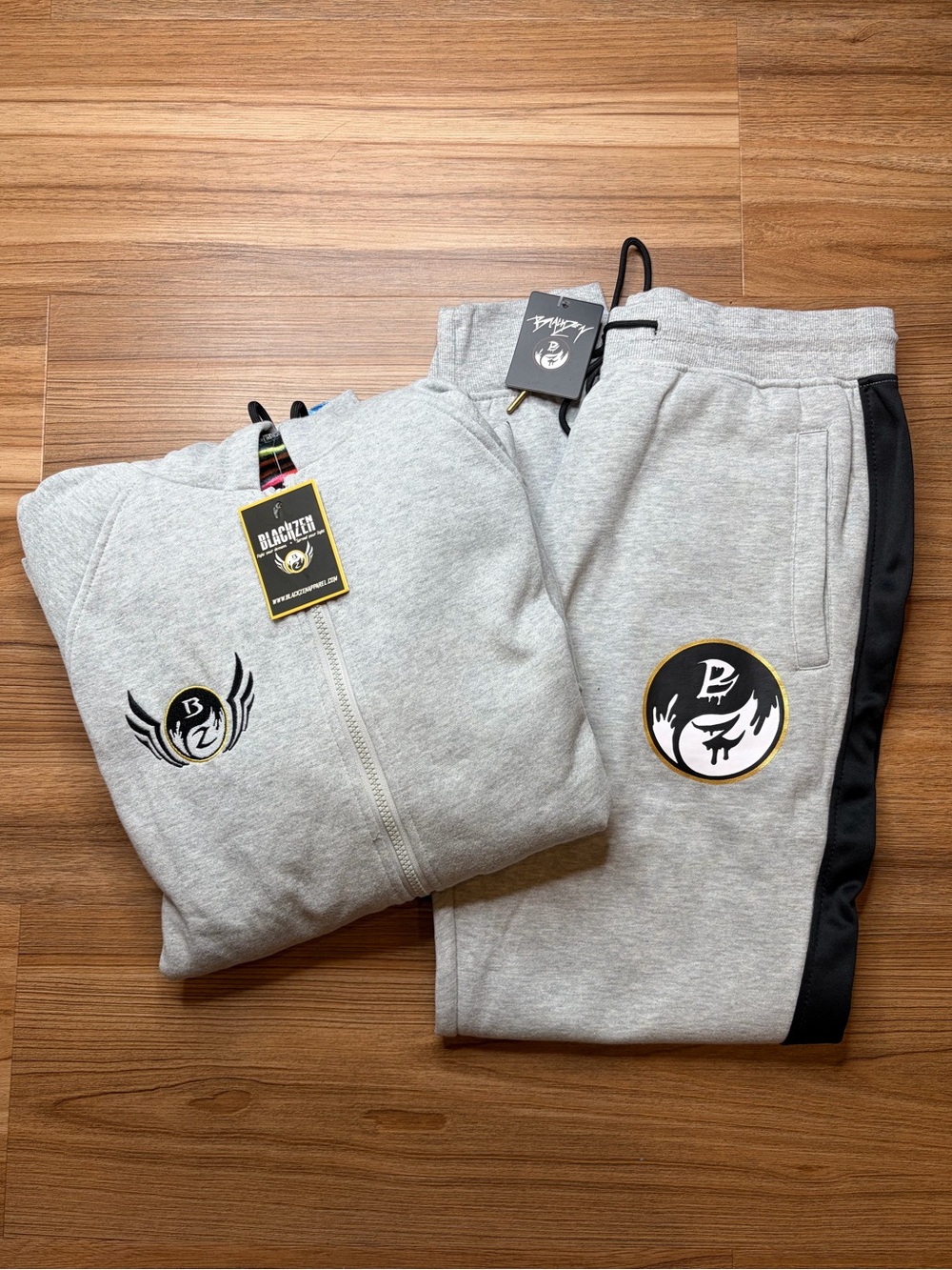 Black Zen Unisex Festival Yin Yang Harem Sweatpants and Sweatshirt Size L NWT